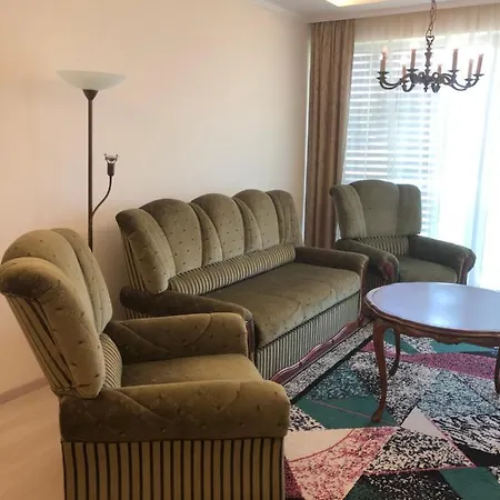 דירה Panorama Part Apartman שיופוק